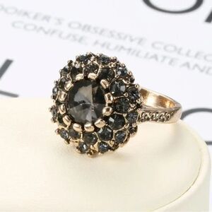 ⭐️New Antiqued Gold Black Gemstone Ring